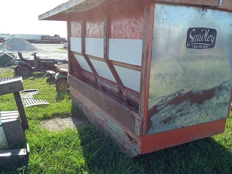 4-ton-smidley-cattle-feeder-image-4