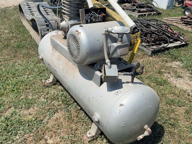 60-gallon-air-compressor-image-2