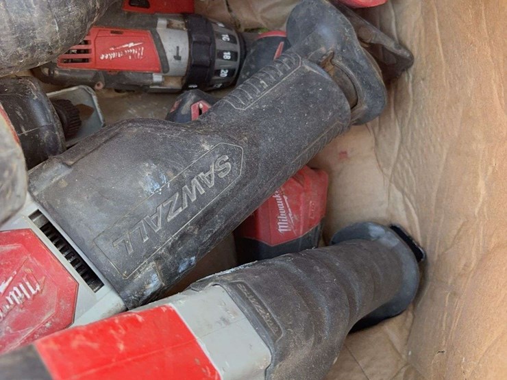 assortment-of-milwaukee-tools-for-parts,-2-dewalt-tools-for-parts,-circular-saw,-sawzall,-drill,-etc.-image-2