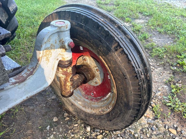 gibson-aeh-garden-tractor-image-75