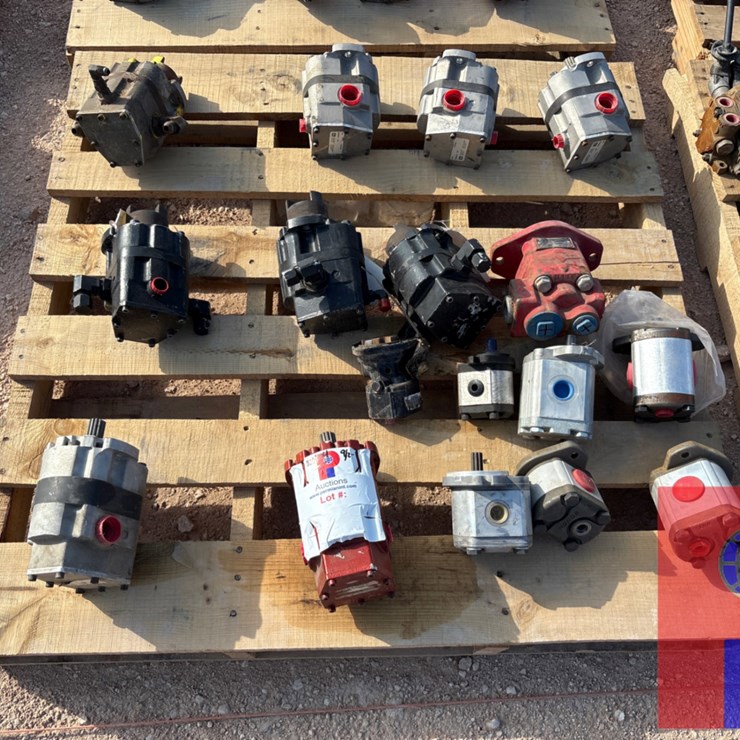 (17) ASSORTED SIZE HYDRAULIC MOTORS