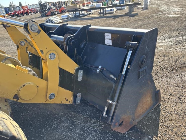 2018-caterpillar-420f2-it-image-11