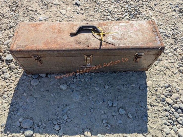 toolbox-w/-tools-image-2