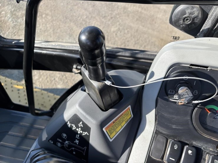 2018-caterpillar-420f2-it-image-43