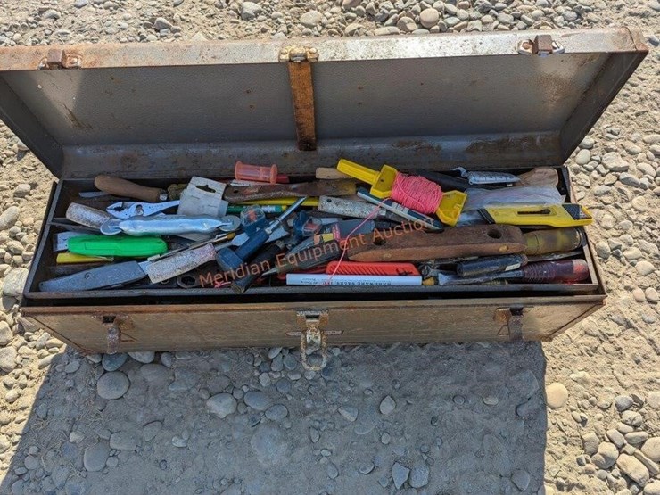 toolbox-w/-tools-image-3