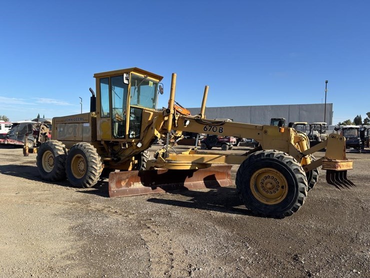 1991-deere-670b-image-2