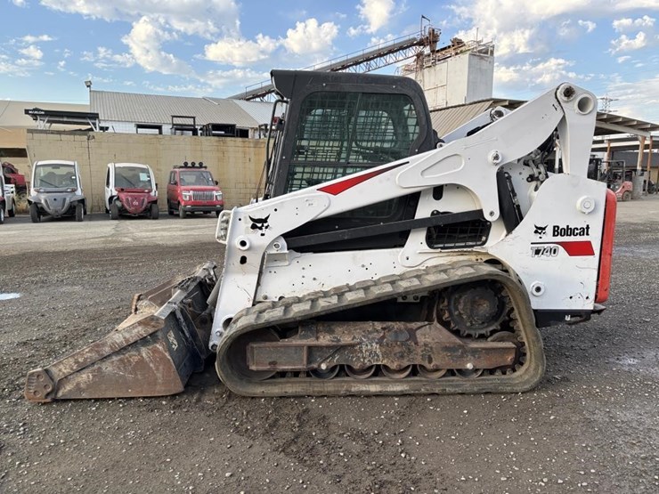 2019-bobcat-t740-image-5