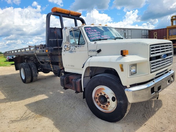 ford-f700-image-3