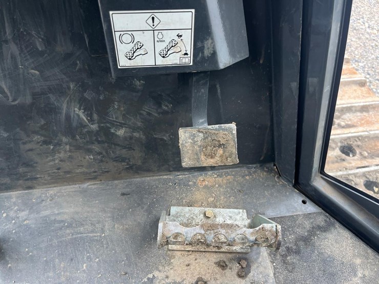2019-case-650m-lgp-image-26