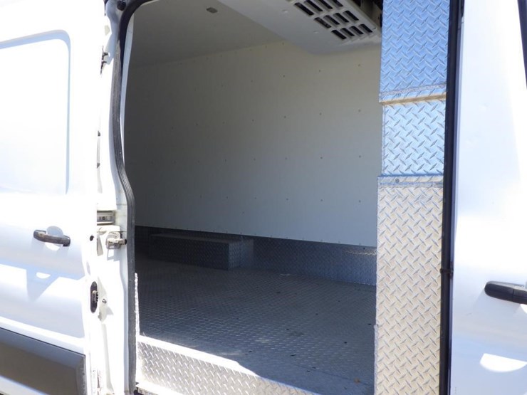 2017-ford-transit-image-7