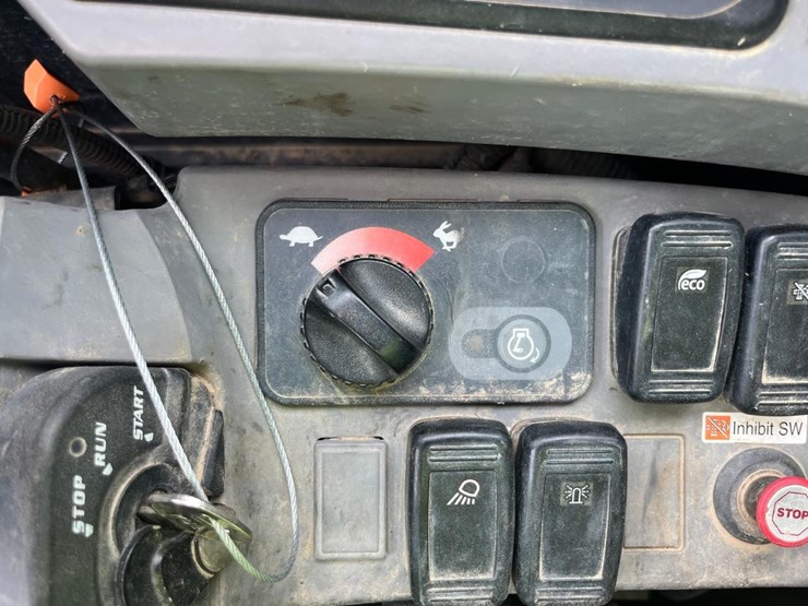 2019-kubota-kx080-image-30