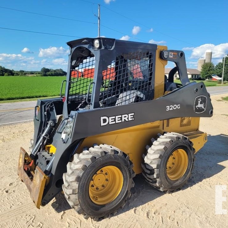 DEERE 320G