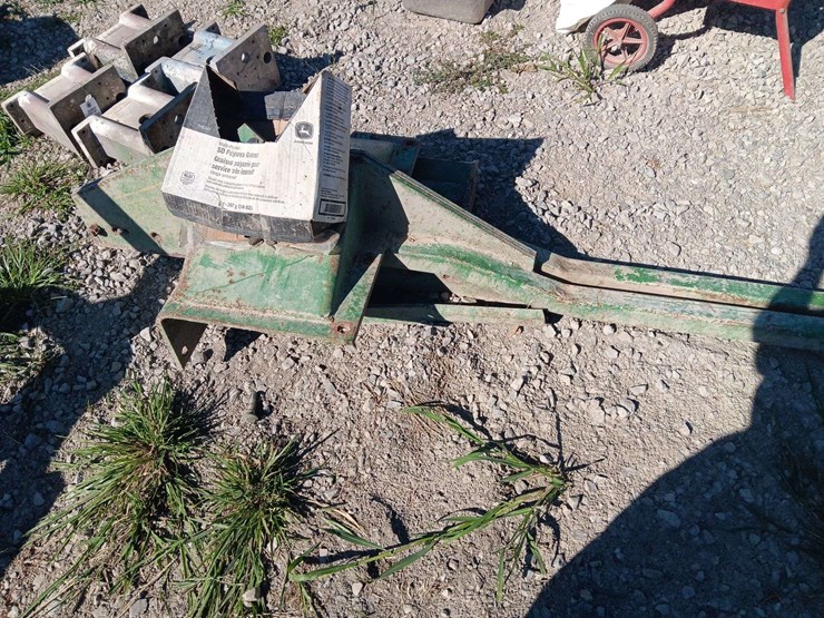 john-deere-148-image-1