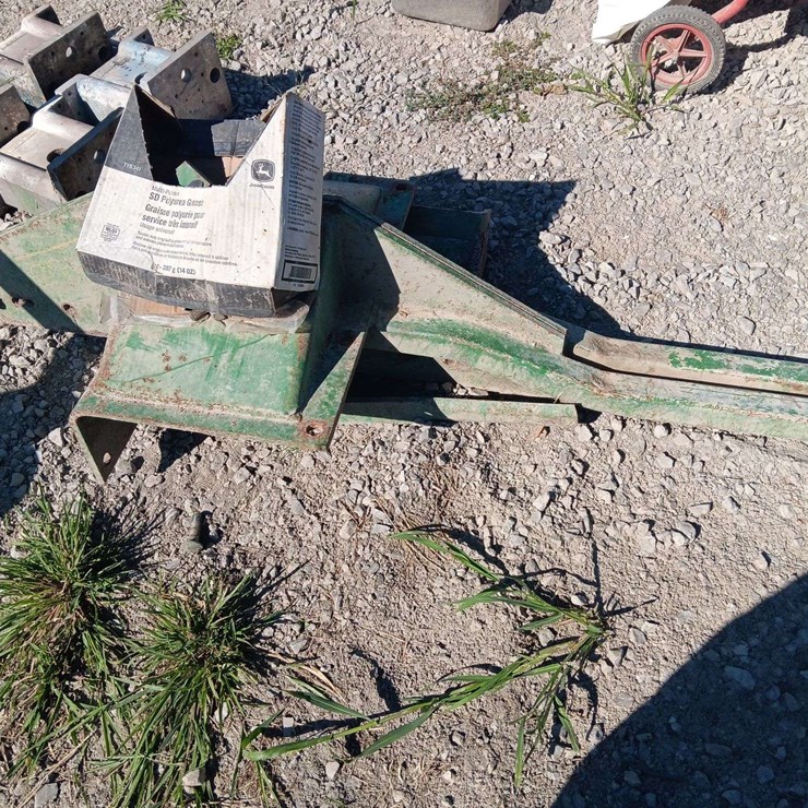 JOHN DEERE 148