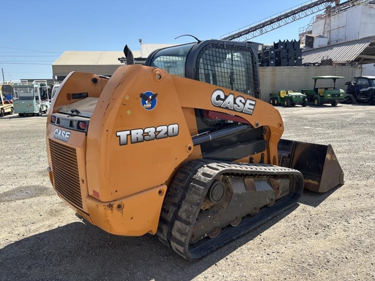 2015-case-tr320-image-3