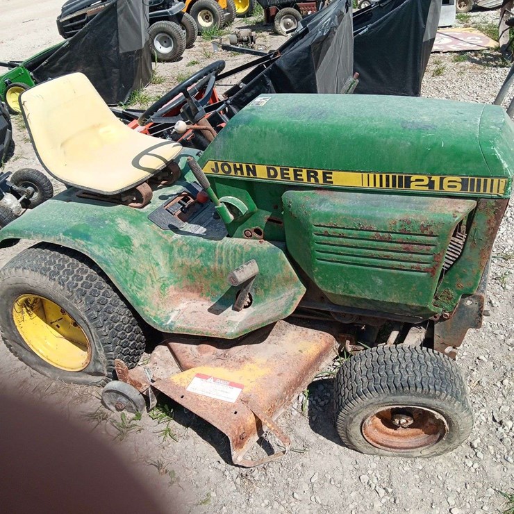 JOHN DEERE 216