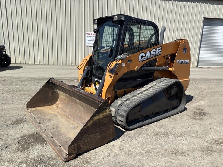 2015-case-tr320-image-1