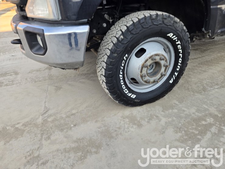 2022-ford-f350-xl-image-10