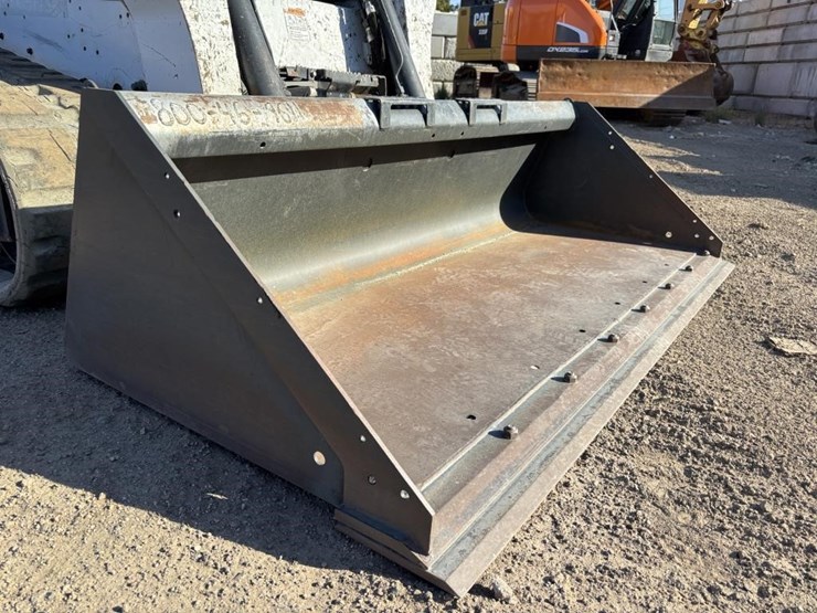 2019-bobcat-t740-image-10