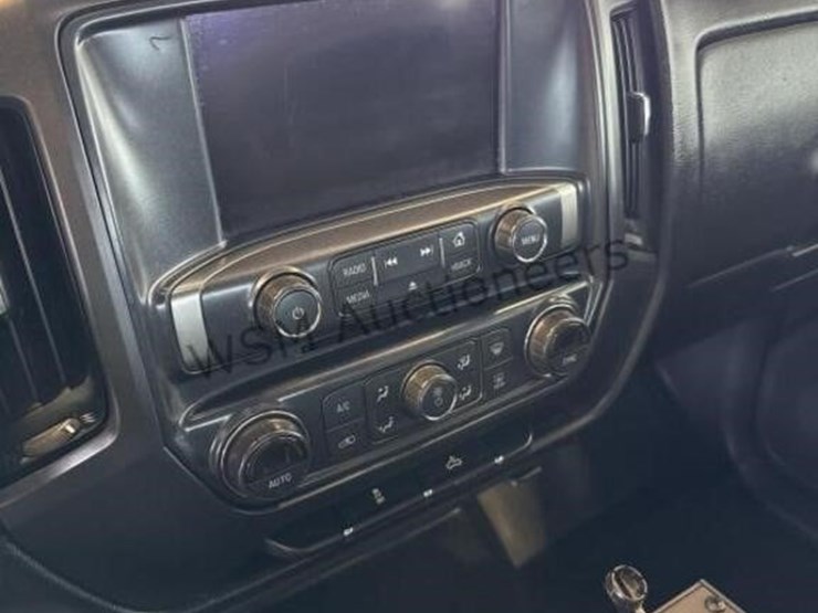 2018-chevrolet-silverado-1500-image-18