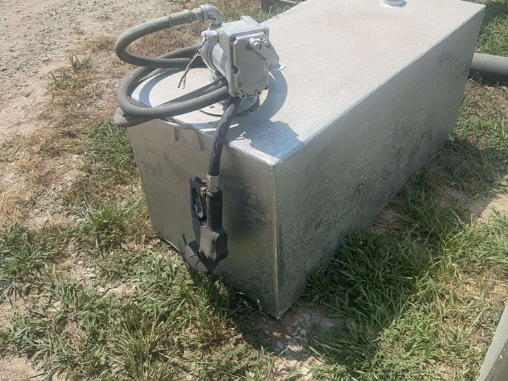 100-gallon-fuel-tank-with-pump-image-3