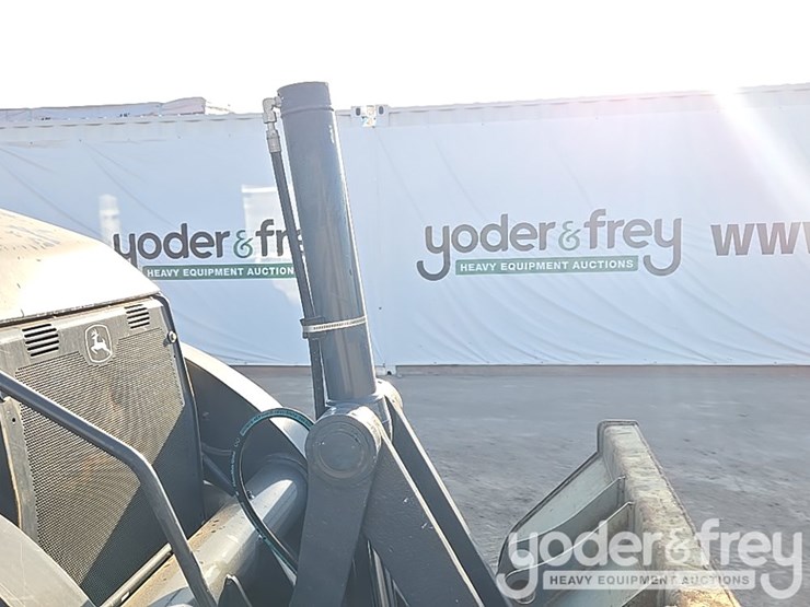 2019-deere-310l-image-45