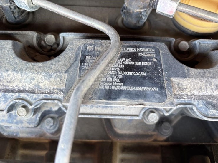 2019-bobcat-t740-image-44