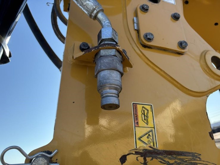 2018-caterpillar-420f2-it-image-19