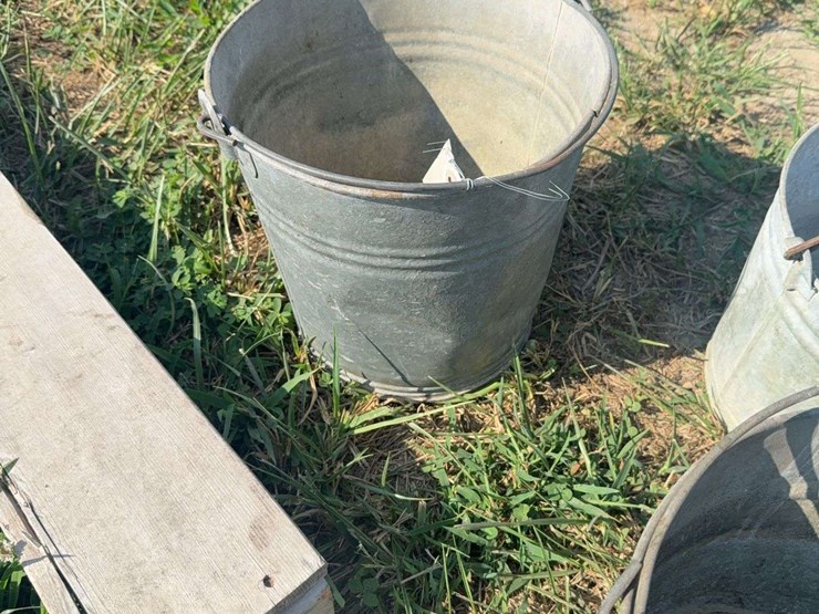 3-galvanized-pales-image-1