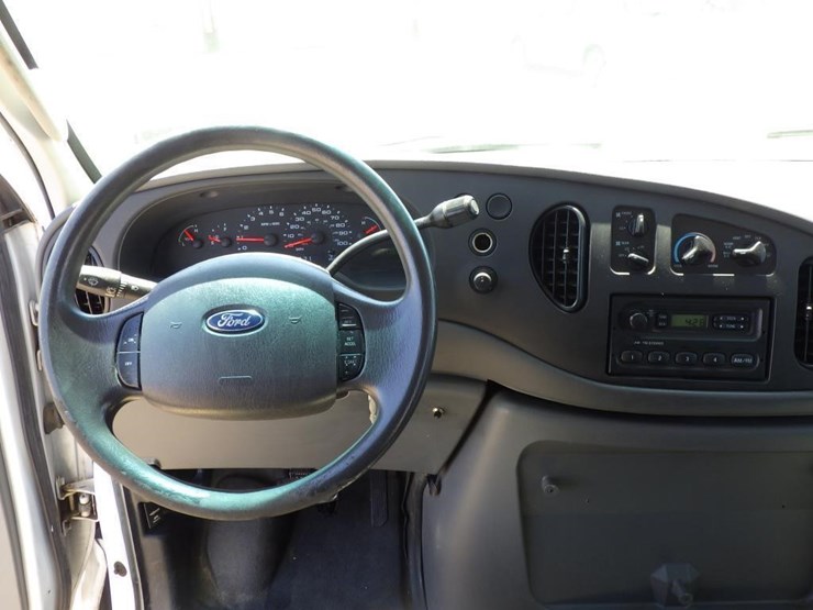 2007-ford-econoline-350-image-8