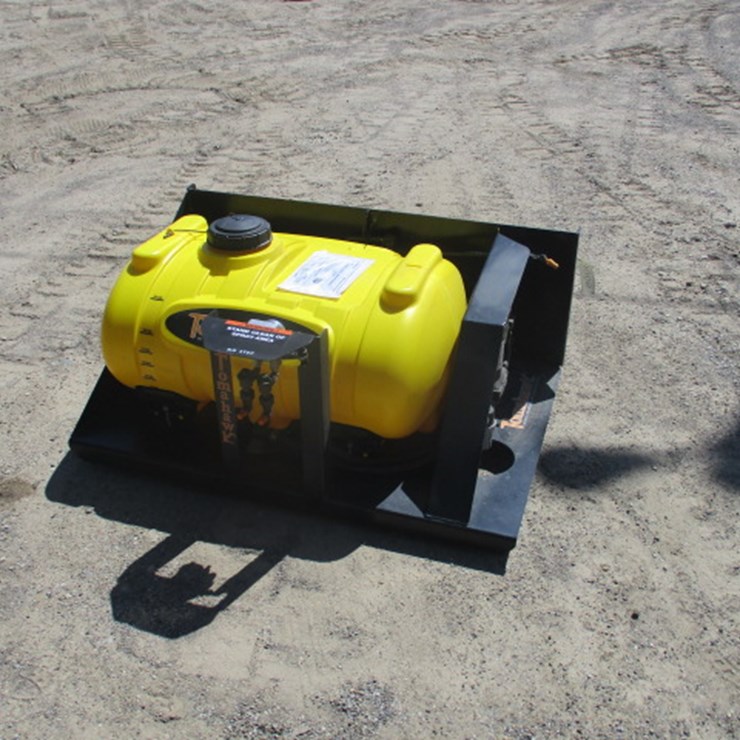#3005 • 40 gal Tomahawk Sprayer