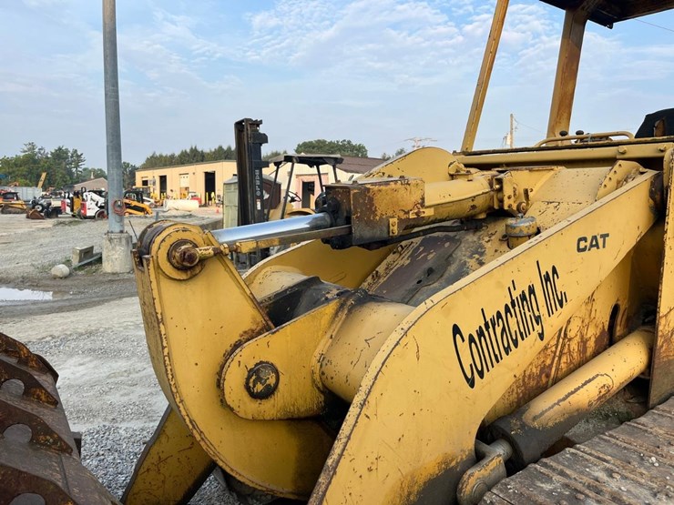 caterpillar-953-image-11