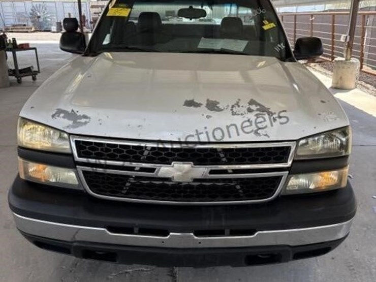 2006-chevrolet-silverado-1500-image-3