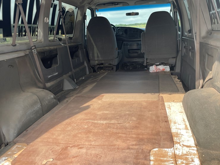2006-ford-e350-xlt-image-17