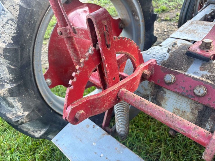gibson-aeh-garden-tractor-image-59