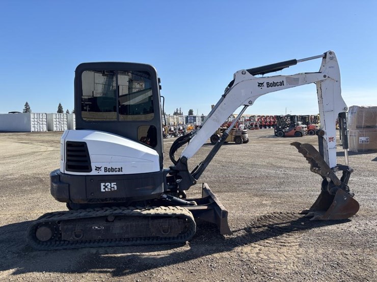 2009-bobcat-e35-image-7