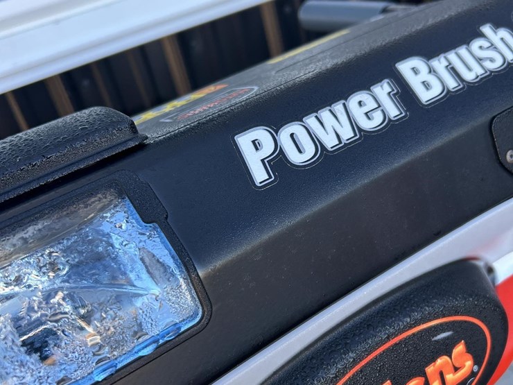ariens-36"-power-brush-image-12