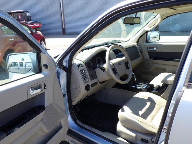 2009-ford-escape-image-5
