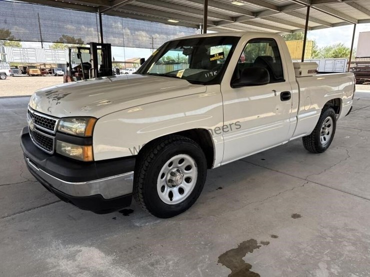 2006-chevrolet-silverado-1500-image-4