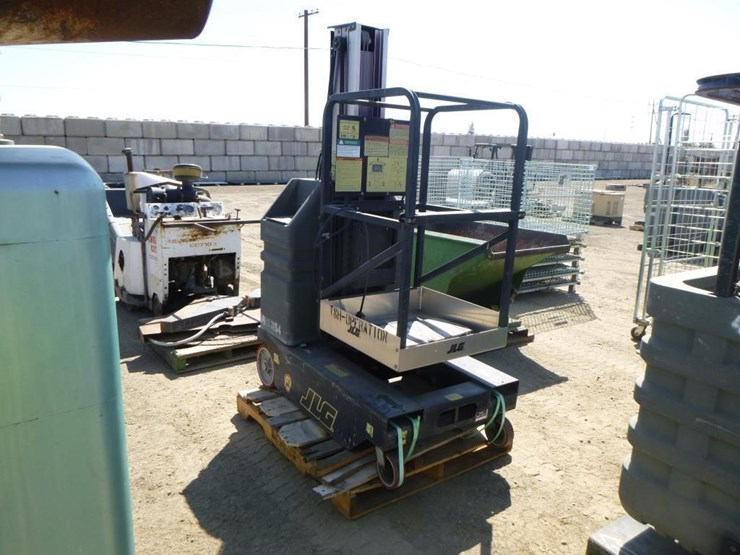 2002-jlg-15vp-image-2