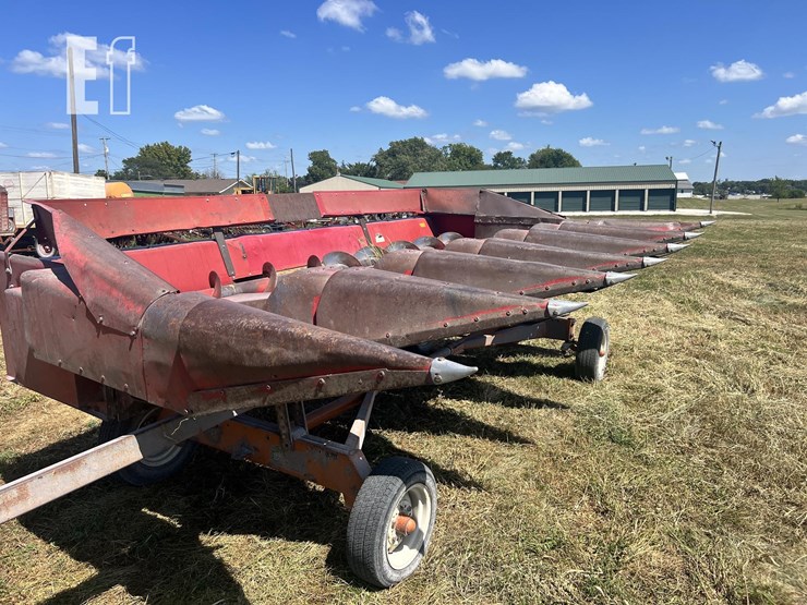 case-ih-1063-image-1