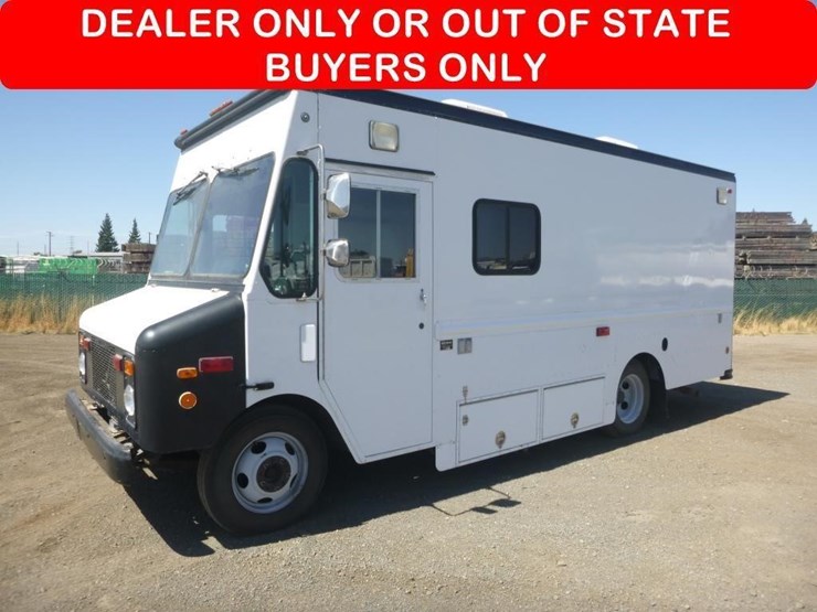 2002-utility-van-image-1