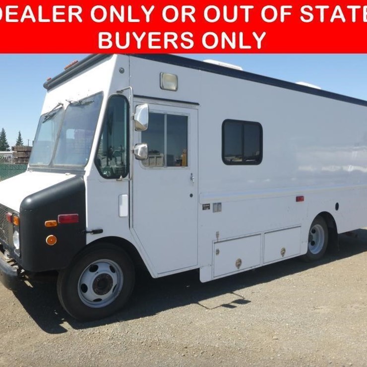 2002 UTILITY Van