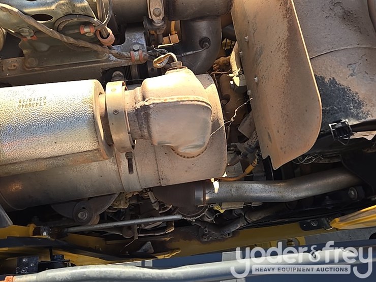 2019-deere-310l-image-65