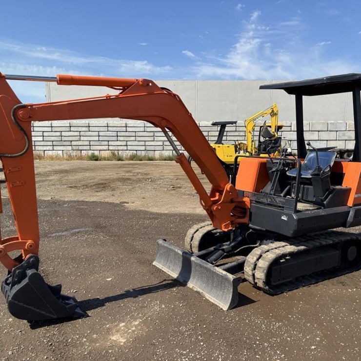 KUBOTA KX026