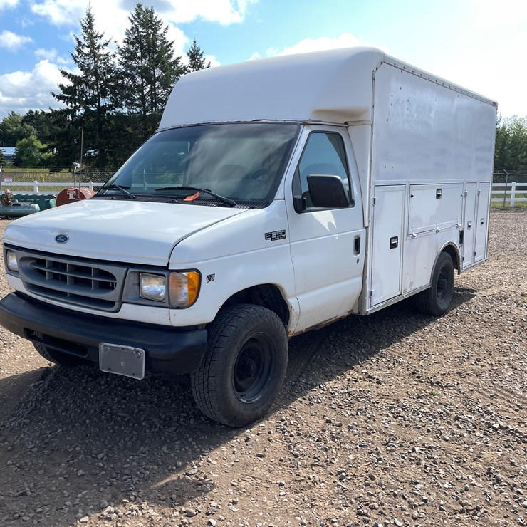 2002 FORD E350