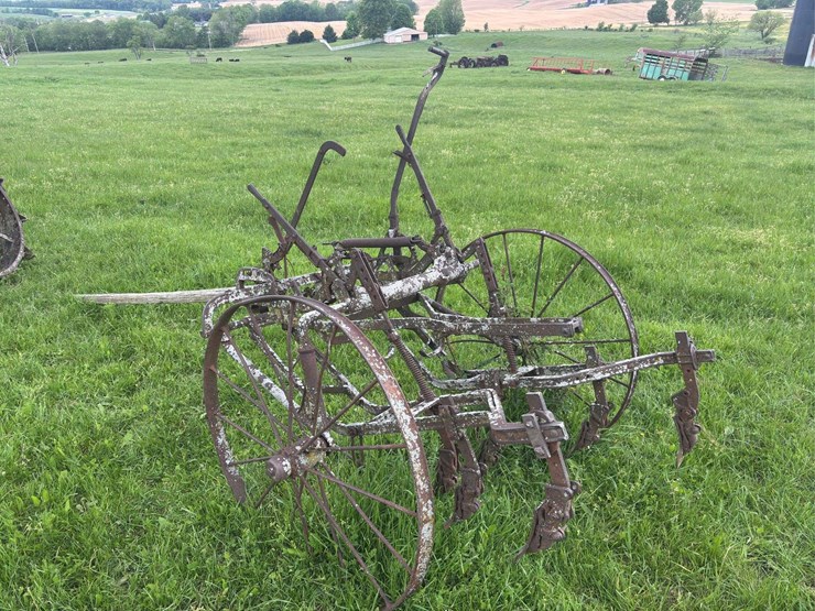 horse-drawn-cultivator-image-4