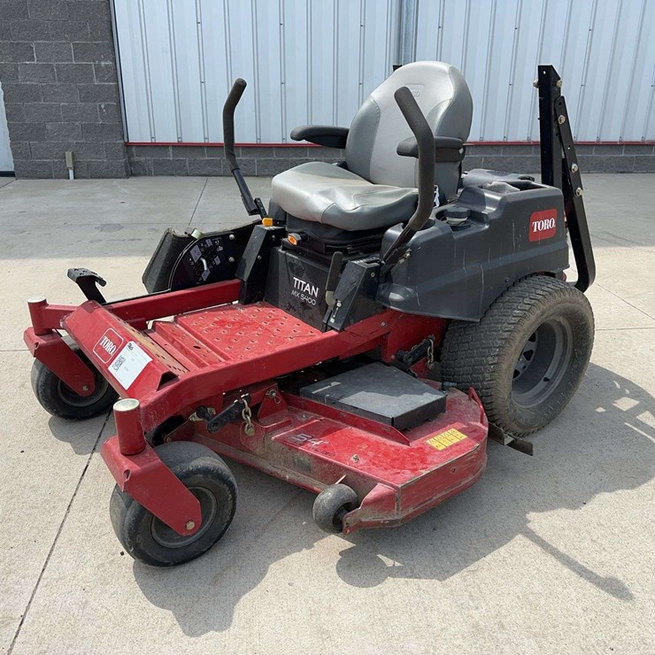 Toro Titan MX5400 Zero-Turn Mower