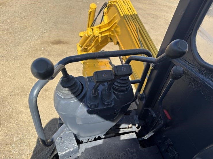 komatsu-pc12-image-20