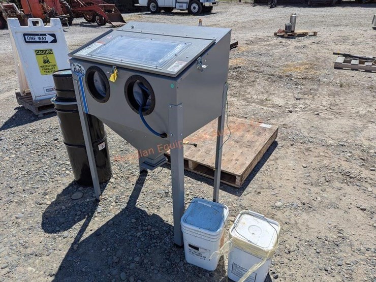 skatblast-sandblast-cabinet-image-5